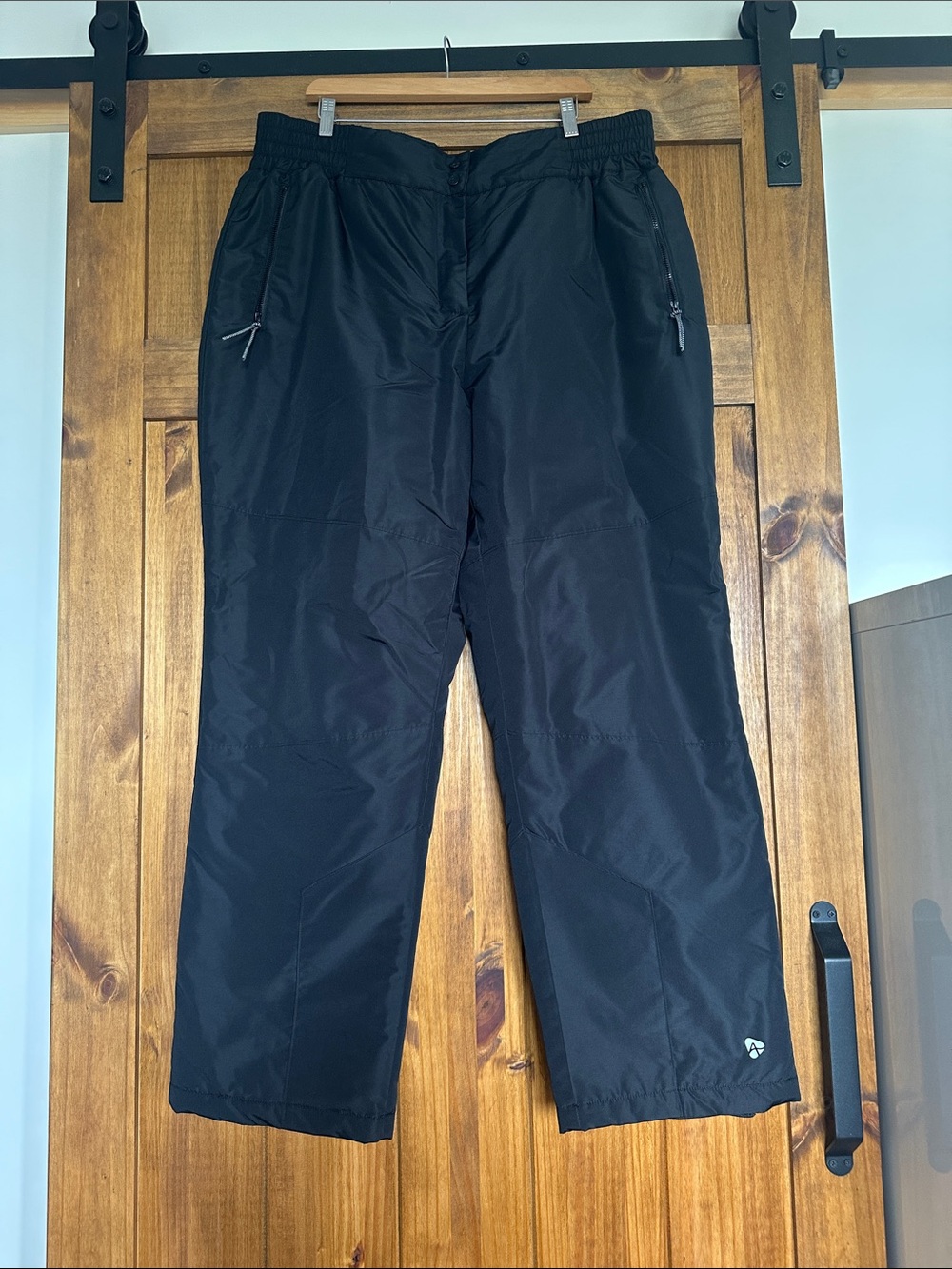 Black Women's Ski & Snow Pants - Insulated Winter Snowboard Trousers